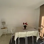 Encantadora Casa En El Corazon De アパート *