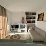 Encantadora Casa En El Corazon De アパート エステポナ